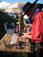 /album/fotogalerie-historicky-i-european-sass-cowboy-action-shooting-se-uskutecnil-v-italii/nabijeni-zbrani-jpg/